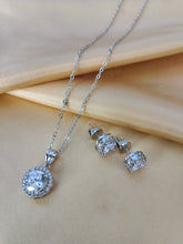 Load image into Gallery viewer, Chive Pendant Set - Silver
