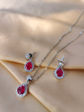 Load image into Gallery viewer, Spanish Rose Pendant Set
